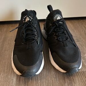 Women’s Nike hurricane